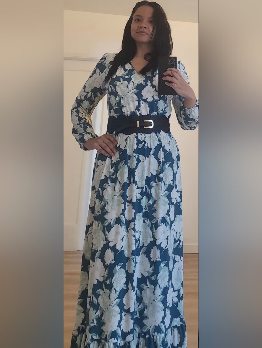 Gilli Navy Blue and White Floral Long Sleeve Maxi Dress